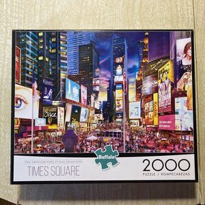 Buffalo Puzzles New York City TIMES SQUARE 2000 Piece Jigsaw Puzzle